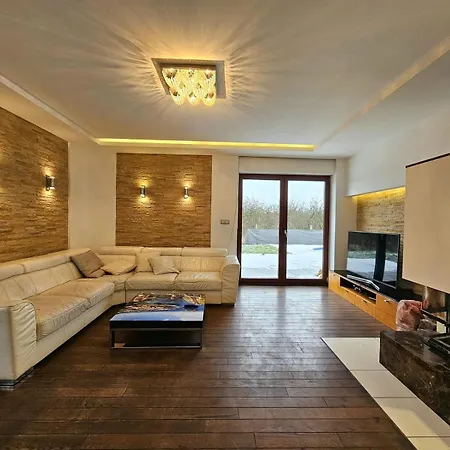 Royal House Villa Gadow