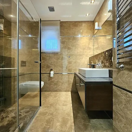 Villa Royal House *